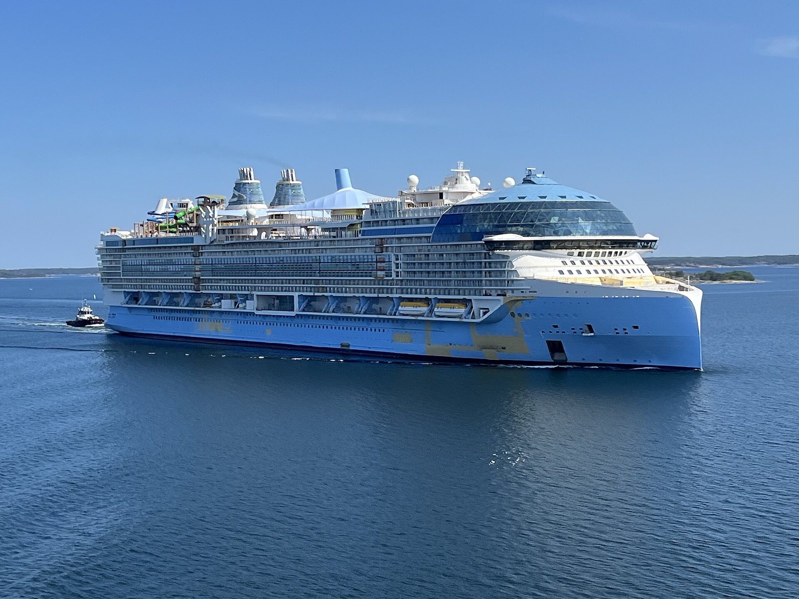 Icon of the Seas, exterior