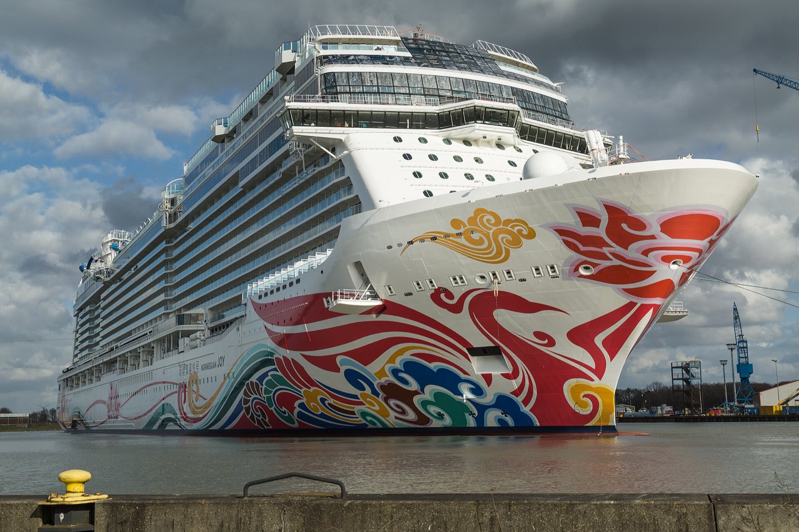 Norwegian Joy, exterior
